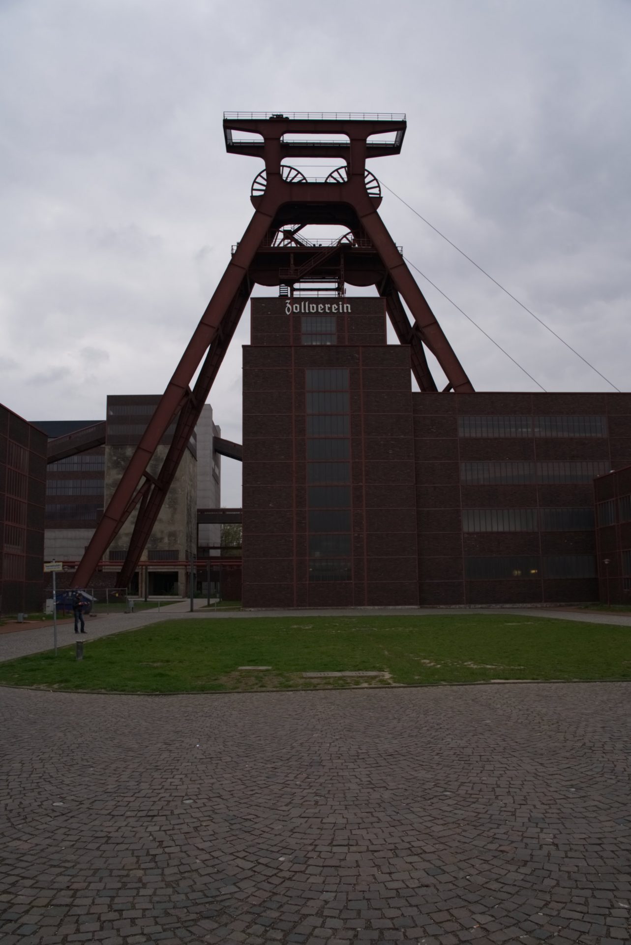 Zeche-Zollverein_beitrag-1283x1920.jpg